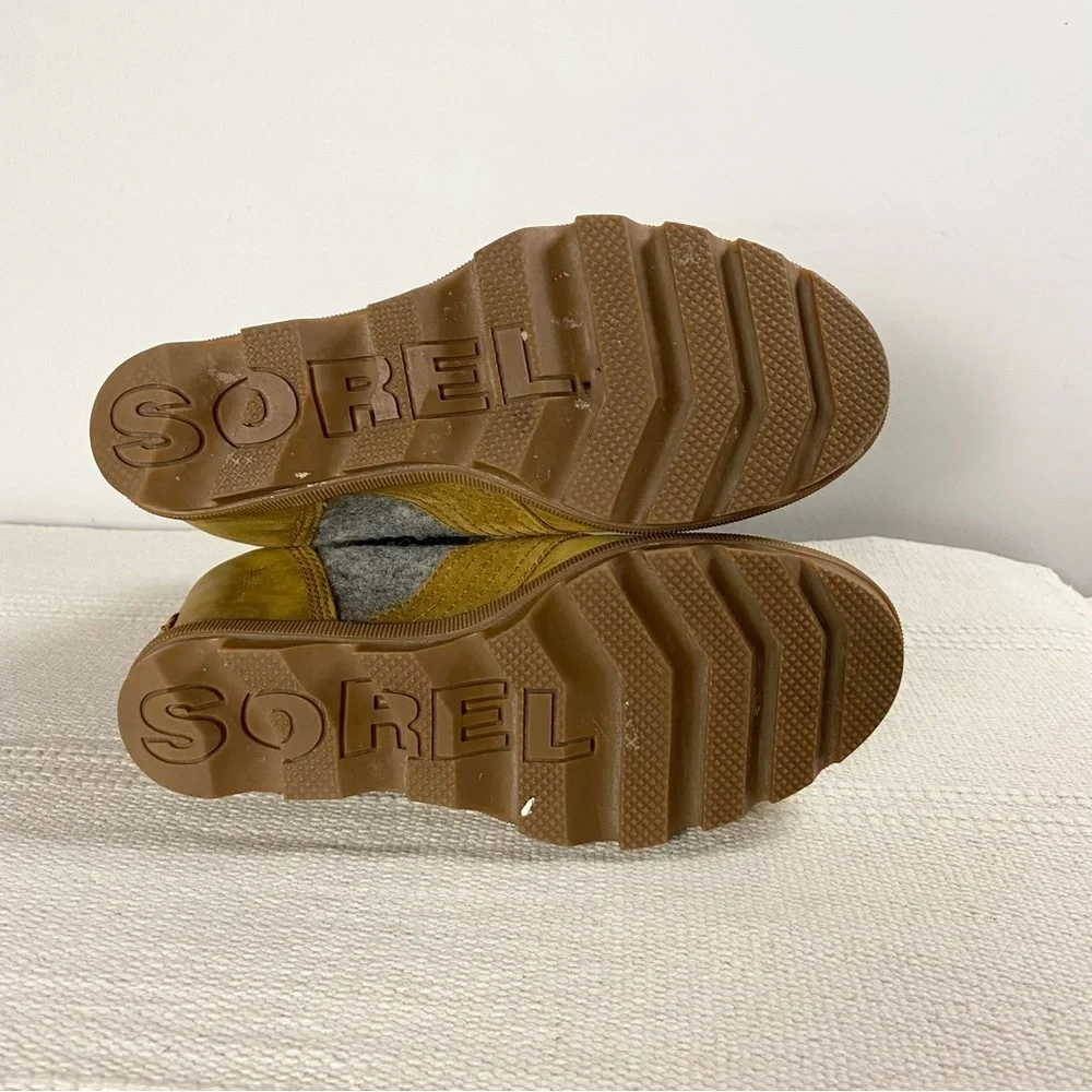 SOREL Lexie Wedge Weather Boots in Camel Brown Womens size 6